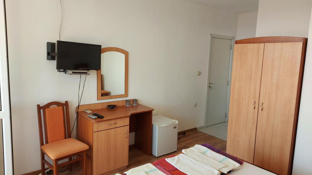 Guest House Rona - Free Parking And Sea View Sveti Vlas Dış mekan fotoğraf