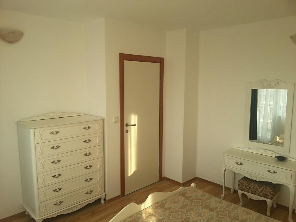 Guest House Rona - Free Parking And Sea View Sveti Vlas Dış mekan fotoğraf